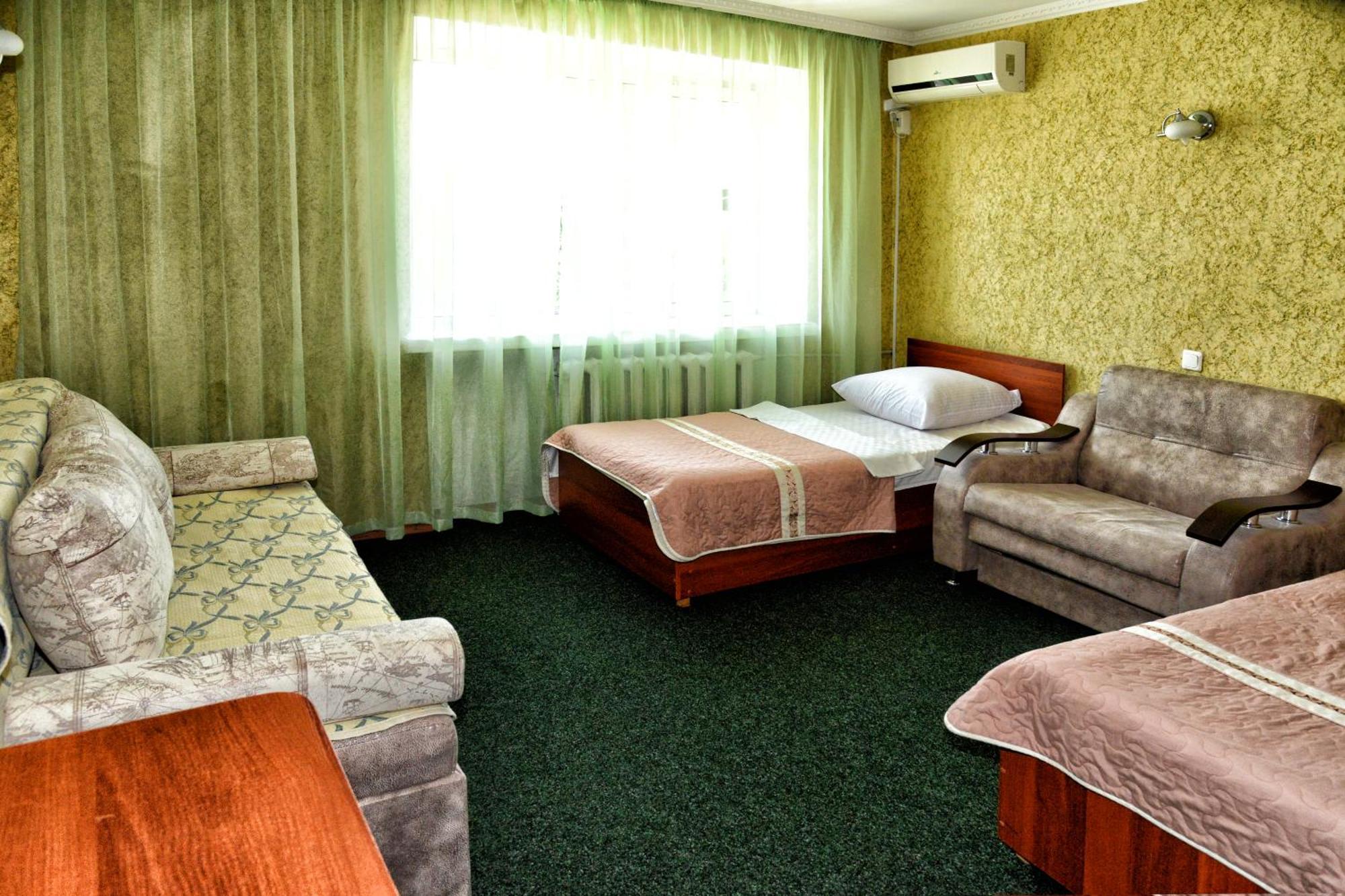 Green City Hotel Mykolajiv Exteriör bild